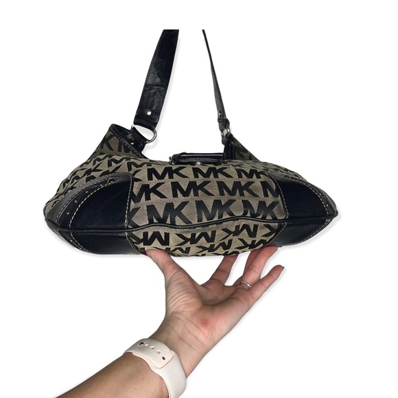 MICHAEL KORS Black & Tan Signature MK Hobo, Wallet & Wristlet Bundle - Picture 6 of 15
